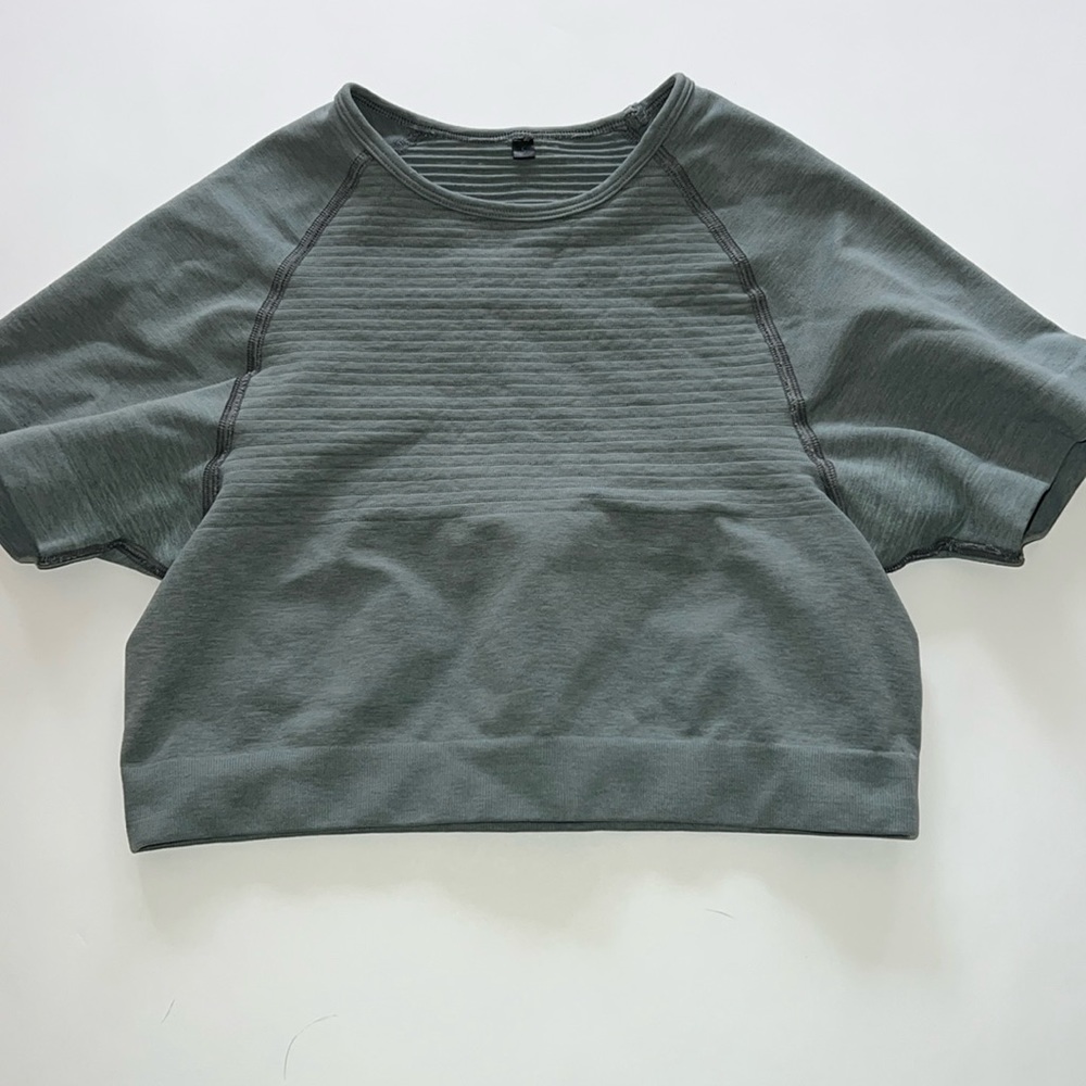 Alphalete crop top size small